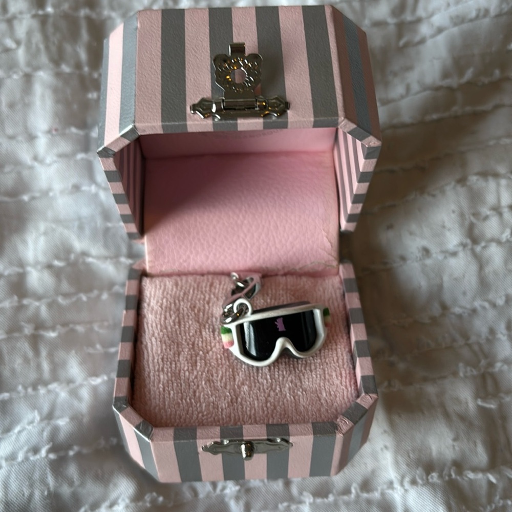 Juicy couture ski googles charm